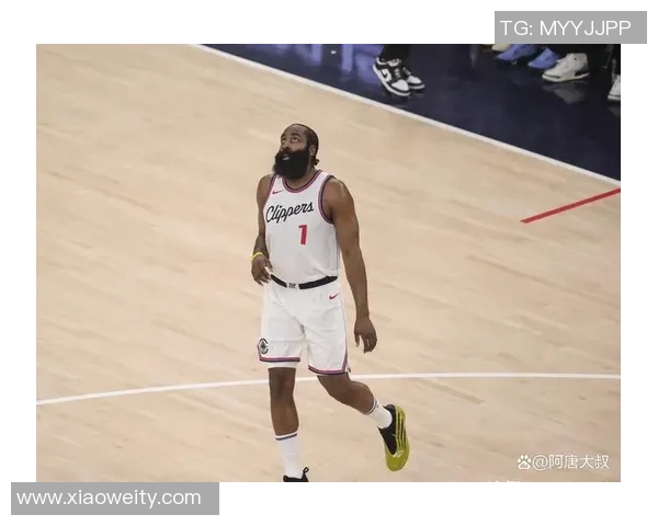 快船队在与黄蜂队的激烈对决中取得胜利