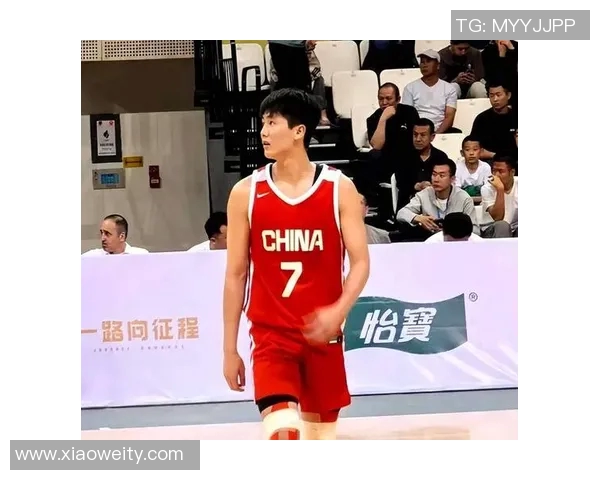 李根的篮球之路：从青涩少年到职业赛场的奋斗历程与荣耀时刻